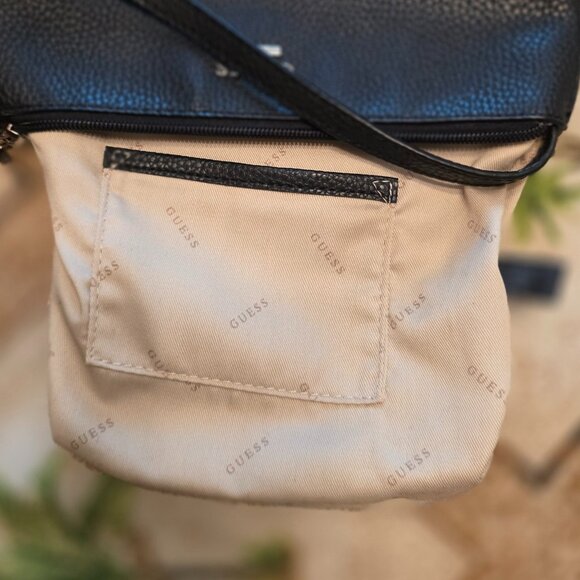 Guess Large Black Wristlet Like NEW - Picture 4 of 4